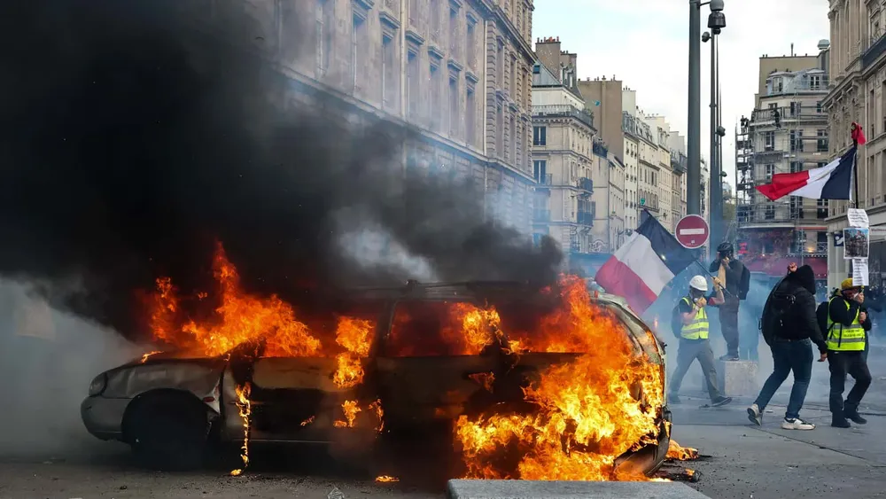 francia-toque-de-queda-extension-nuevas-protestas