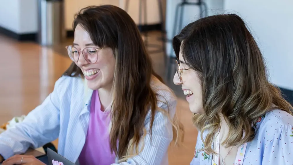 alegria-de-emprender-corfo-becas-postulaciones-genias