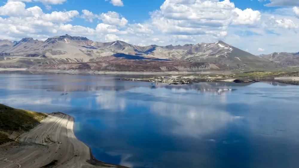 estudio-u-chile-laguna-del-maule-no-erupciona-acumulacion-magma