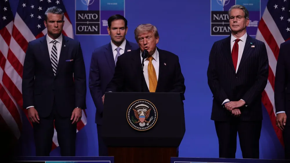 El presidente de Estados Unidos, Donald Trump, habla en una conferencia de prensa durante la cumbre de la OTAN de 2026 en Ankara, Turquía, el 8 de julio de 2026. (Mustafa Kaya/Fotografía cedida vía Xinhua)