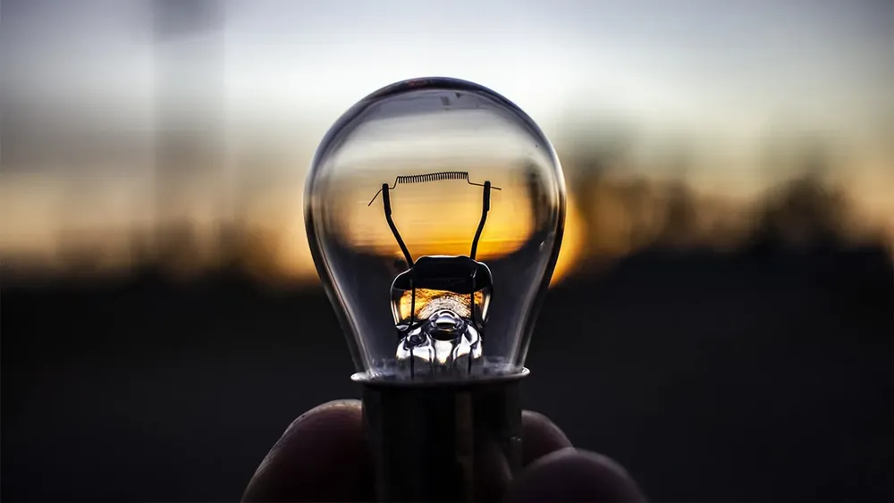 Subsidio Eléctrico. Ampolleta. Luz.