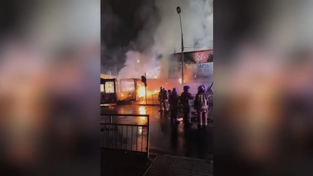 cinco-muertos-choque-incendio-santiago